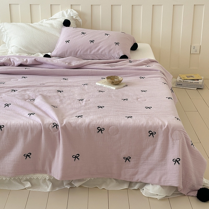 91家纺网 家纺一手货源 找家纺 圆岛家纺 2025新款全棉皱皱纱蝴蝶结刺绣夏被被子被芯 芋泥紫