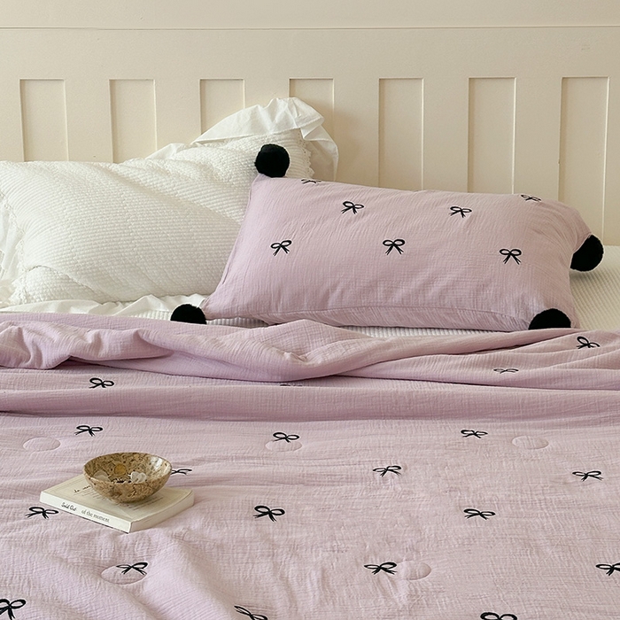 91家纺网 家纺一手货源 找家纺 圆岛家纺 2025新款全棉皱皱纱蝴蝶结刺绣夏被被子被芯 芋泥紫