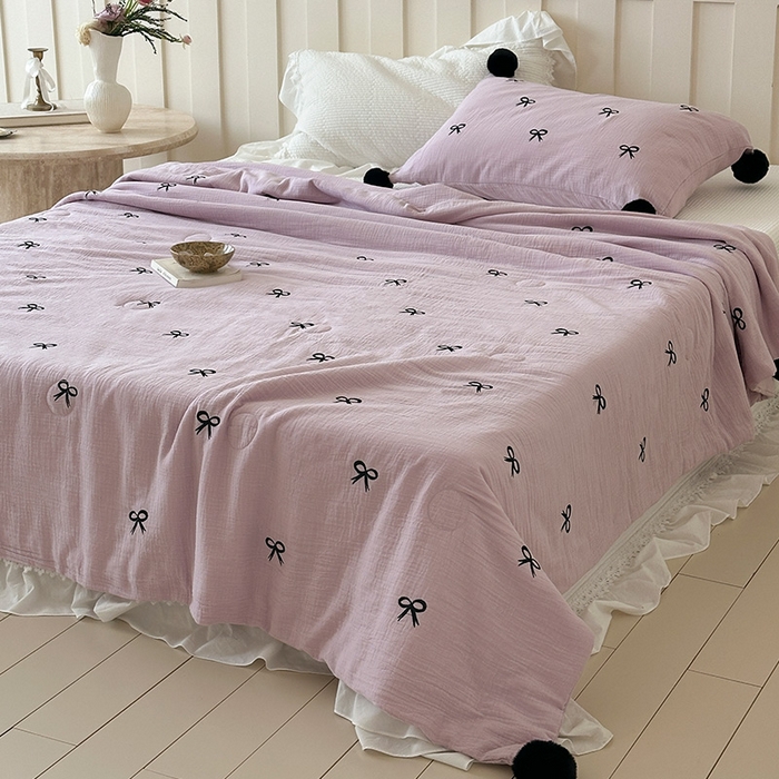 91家纺网 家纺一手货源 找家纺 圆岛家纺 2025新款全棉皱皱纱蝴蝶结刺绣夏被被子被芯 芋泥紫