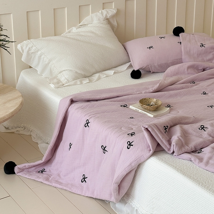 91家纺网 家纺一手货源 找家纺 圆岛家纺 2025新款全棉皱皱纱蝴蝶结刺绣夏被被子被芯 芋泥紫