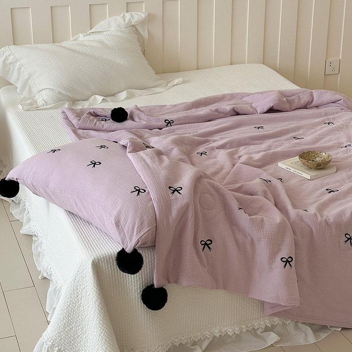 91家纺网 家纺一手货源 找家纺 圆岛家纺 2025新款全棉皱皱纱蝴蝶结刺绣夏被被子被芯 芋泥紫