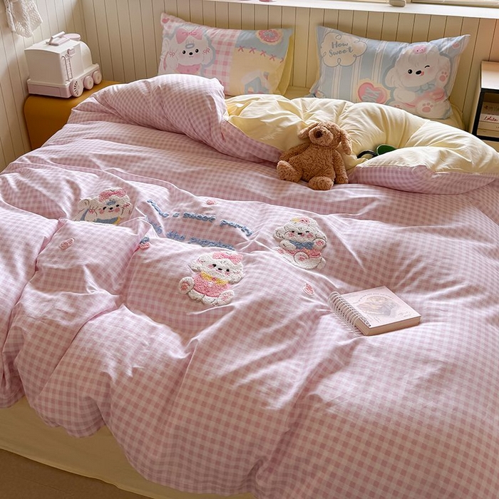 91家纺网 家纺一手货源 找家纺 美乐迪家纺 2025新款全棉毛巾绣四件套格子系列 马尔济斯