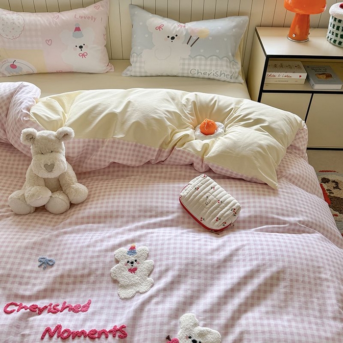 91家纺网 家纺一手货源 找家纺 美乐迪家纺 2025新款全棉毛巾绣四件套格子系列 可爱哆哆