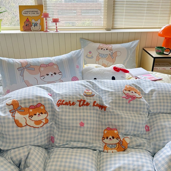 91家纺网 家纺一手货源 找家纺 美乐迪家纺 2025新款全棉毛巾绣四件套格子系列 猫咪日记