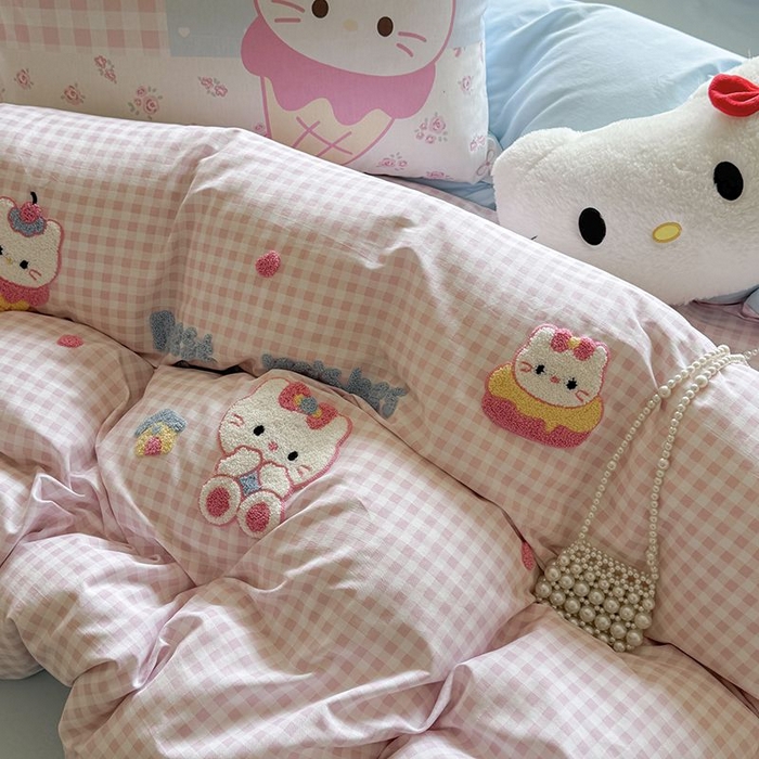 91家纺网 家纺一手货源 找家纺 美乐迪家纺 2025新款全棉毛巾绣四件套格子系列 甜筒喵星