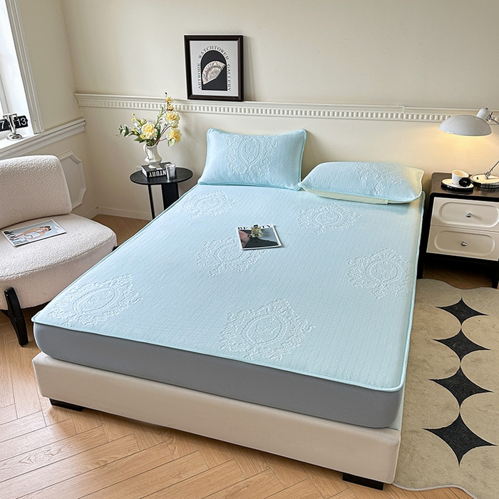 91家纺网 家纺一手货源 找家纺 布卢姆床垫2025新款A类PE乙纶冰豆豆床笠款凉席 蝴蝶花镜 蓝