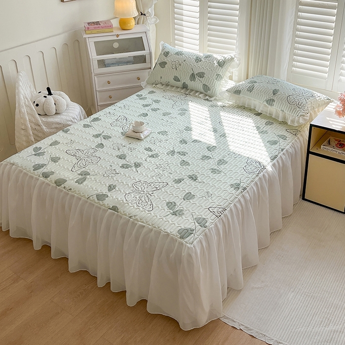 91家纺网 家纺一手货源 找家纺 慕澄2025新款小清新印花凉感丝花床裙款乳胶凉席 绿色蝶