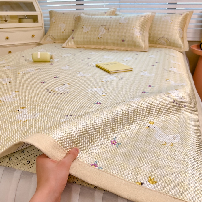 91家纺网 家纺一手货源 找家纺 布卢姆床垫2025新款A类数码印花冰藤席夏凉席--床席款 皇冠鸭