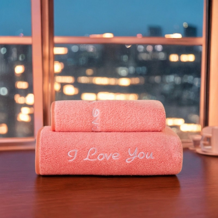 91家纺网 家纺一手货源 找家纺 彩虹毛巾2025新款I Love you珊瑚绒毛巾浴巾套装网红情侣浴室加厚毛巾浴巾两件套 1条浴巾+1条毛巾-粉色