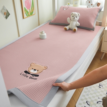 91家纺网 家纺一手货源 找家纺 （总）爱思凯2025新款学生凉感冰豆豆软席-床席