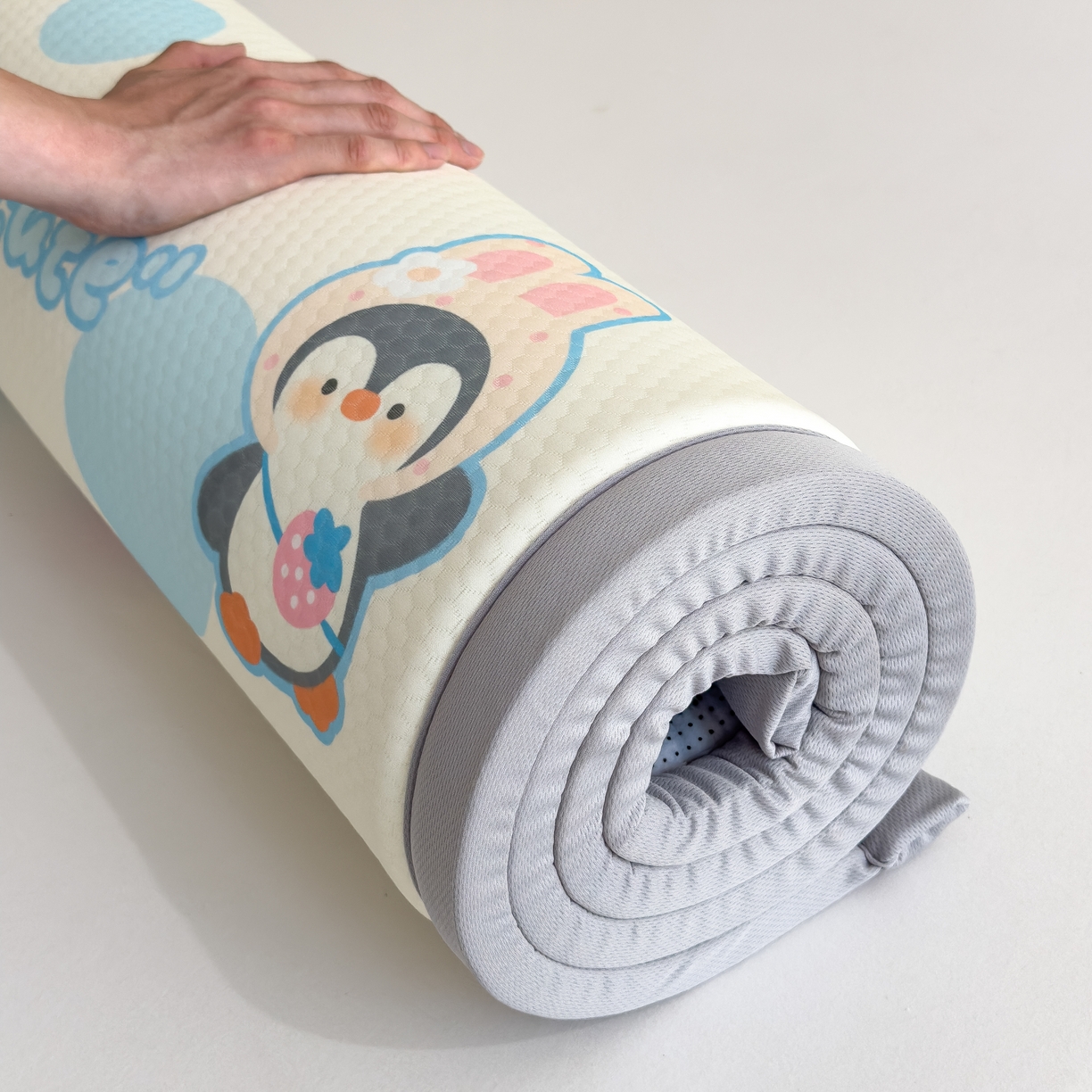 91家纺网 家纺一手货源 找家纺 席世家 2025新款印花豆豆多功能垫 小企鹅