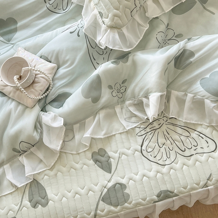 91家纺网 家纺一手货源 找家纺 慕澄2025新款小版印花床裙款乳胶凉席凉感丝夏被四件套 绿色蝶