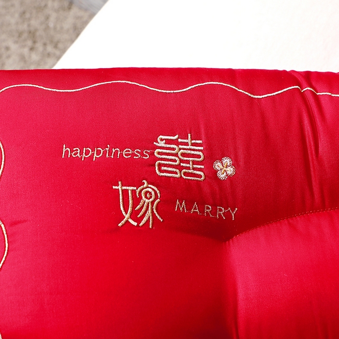 91家纺网 家纺一手货源 找家纺 （总）糖果枕芯 2025新款婚庆护颈大红结婚喜庆枕头喜嫁护颈枕枕头枕芯