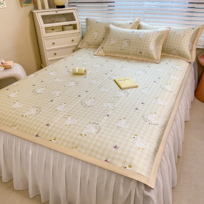 91家纺网 家纺一手货源 找家纺 布卢姆床垫2025新款A类数码印花冰藤席夏凉席--床席款 皇冠鸭