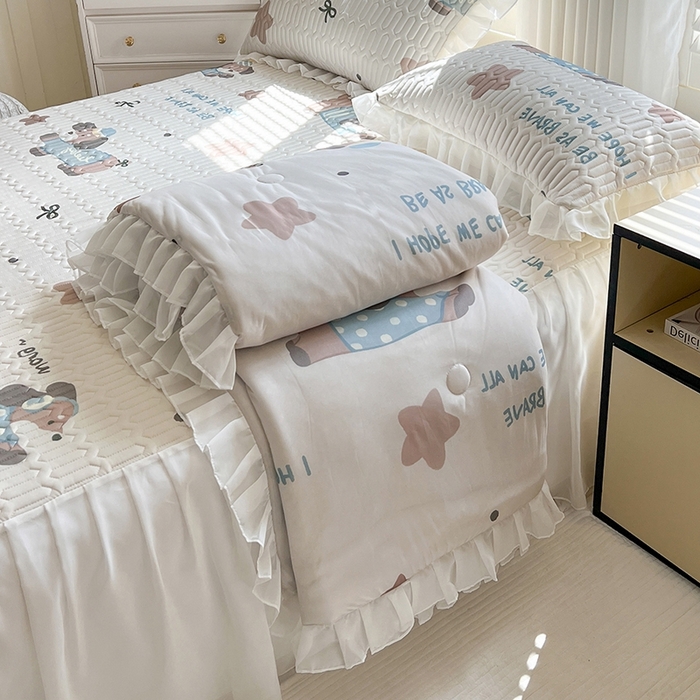 91家纺网 家纺一手货源 找家纺 慕澄2025新款小版印花床裙款乳胶凉席凉感丝夏被四件套 星星狗