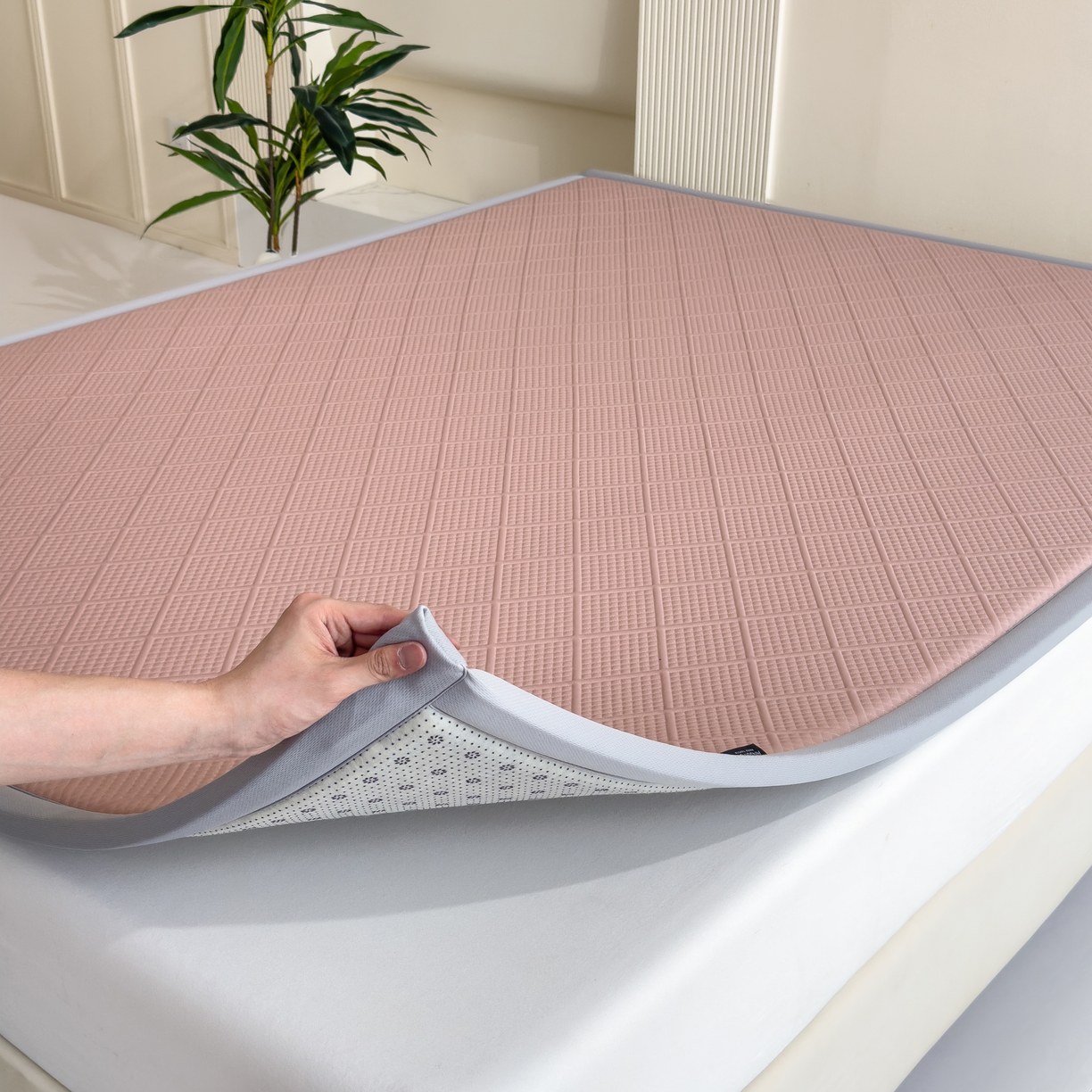 91家纺网 家纺一手货源 找家纺 席世家 2025新款凉感豆豆多功能垫 波洛格-粉