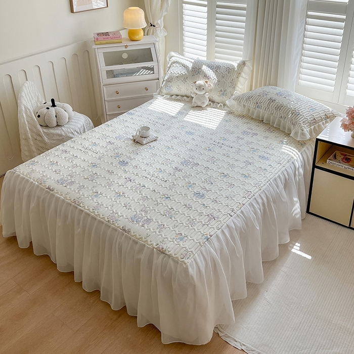 91家纺网 家纺一手货源 找家纺 慕澄2025新款小清新印花凉感丝花床裙款乳胶凉席 紫系小兔