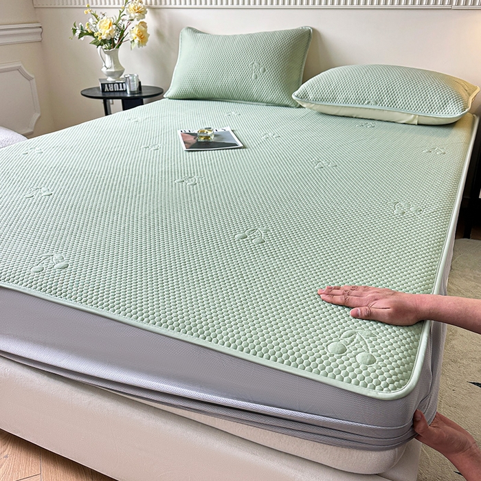 91家纺网 家纺一手货源 找家纺 布卢姆床垫2025新款A类PE乙纶冰豆豆床笠款凉席 樱桃绿