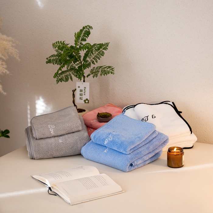 91家纺网 家纺一手货源 找家纺 彩虹毛巾2025新款I Love you珊瑚绒毛巾浴巾套装网红情侣浴室加厚毛巾浴巾两件套 毛巾浴巾套装-随机颜色