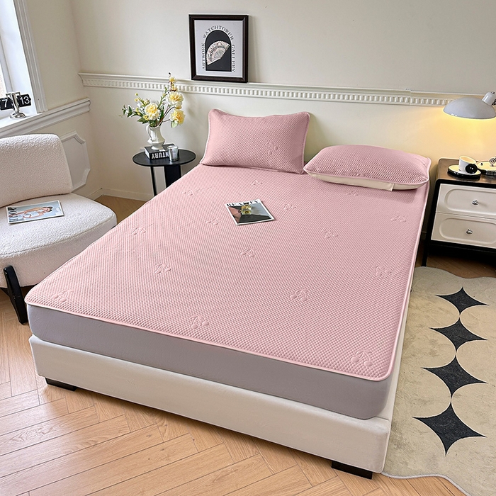 91家纺网 家纺一手货源 找家纺 布卢姆床垫2025新款A类PE乙纶冰豆豆床笠款凉席 樱桃粉