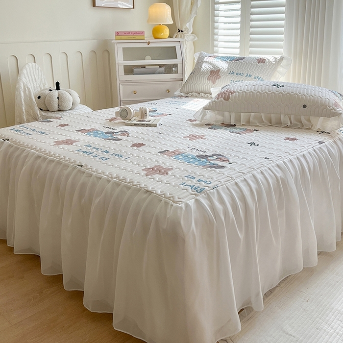 91家纺网 家纺一手货源 找家纺 慕澄2025新款小清新印花凉感丝花床裙款乳胶凉席 星星狗