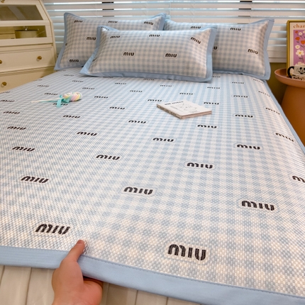 91家纺网 家纺一手货源 找家纺 布卢姆床垫2025新款A类数码印花冰藤席夏凉席--床席款 蓝miu