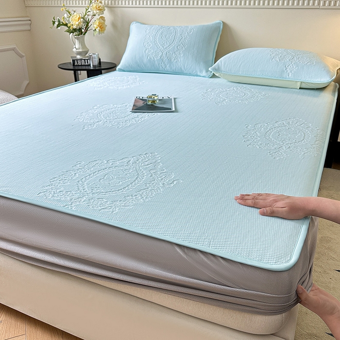 91家纺网 家纺一手货源 找家纺 布卢姆床垫2025新款A类PE乙纶冰豆豆床笠款凉席 蝴蝶花镜 蓝