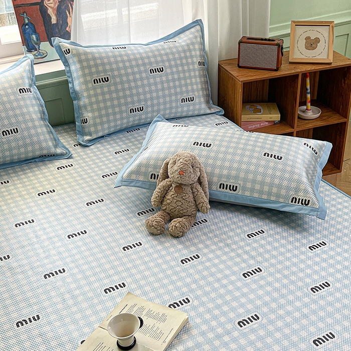 91家纺网 家纺一手货源 找家纺 布卢姆床垫2025新款A类数码印花冰藤席夏凉席--床笠款 蓝miu床笠