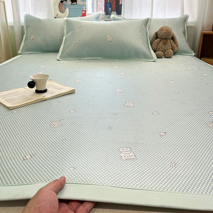 91家纺网 家纺一手货源 找家纺 布卢姆床垫2025新款A类数码印花冰藤席夏凉席--床席款 牛奶猫咪