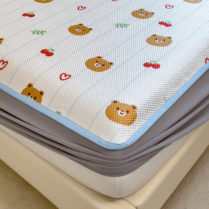 91家纺网 家纺一手货源 找家纺 布卢姆床垫2025新款A类数码印花冰藤席夏凉席--床笠款 樱桃熊