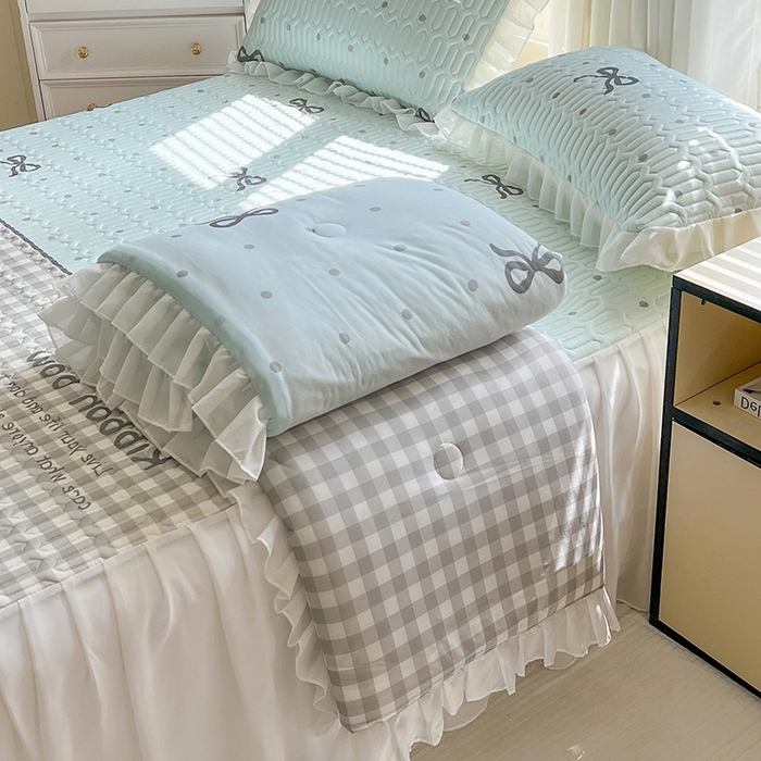 91家纺网 家纺一手货源 找家纺 慕澄2025新款小版印花床裙款乳胶凉席凉感丝夏被四件套 蓝色浪漫