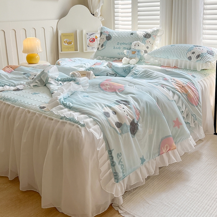 91家纺网 家纺一手货源 找家纺 慕澄2025新款小版印花床裙款乳胶凉席凉感丝夏被四件套 嘟嘟旺仔