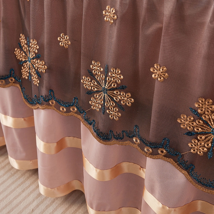 91家纺网 家纺一手货源 找家纺 情恒家纺 2025新款纯色可拆卸PE海洋丝床裙席三件套 密语粉