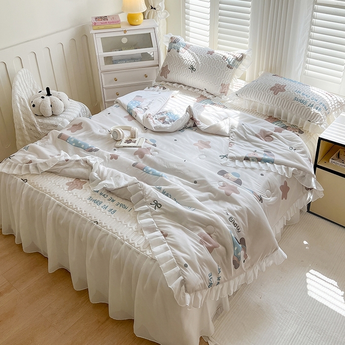 91家纺网 家纺一手货源 找家纺 慕澄2025新款小清新印花凉感丝花床裙款乳胶凉席 星星狗