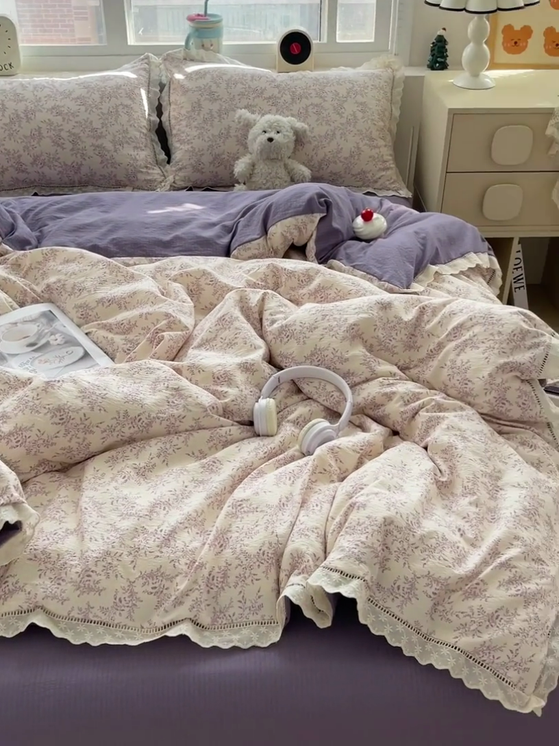 91家纺网 家纺一手货源 找家纺 2025新款云感木棉皱皱双层纱全棉花边四件套 紫苏