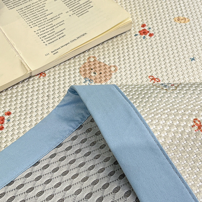 91家纺网 家纺一手货源 找家纺 布卢姆床垫2025新款A类数码印花冰藤席夏凉席--床席款 呆呆熊