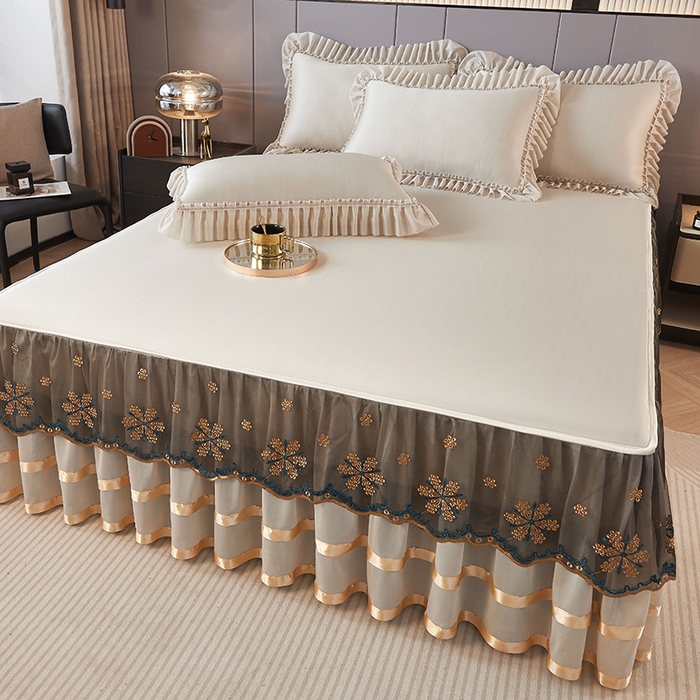 91家纺网 家纺一手货源 找家纺 情恒家纺 2025新款纯色可拆卸PE海洋丝床裙席三件套 奶咖