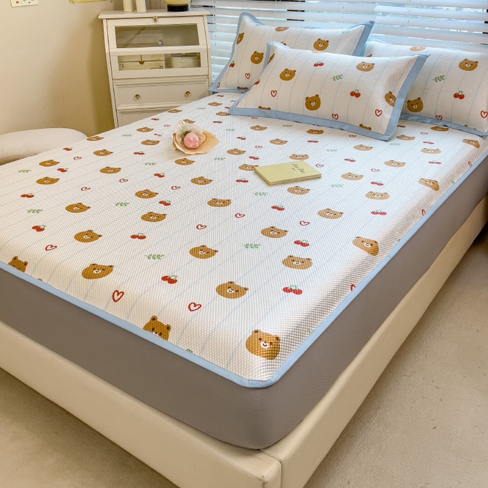 91家纺网 家纺一手货源 找家纺 布卢姆床垫2025新款A类数码印花冰藤席夏凉席--床笠款 樱桃熊