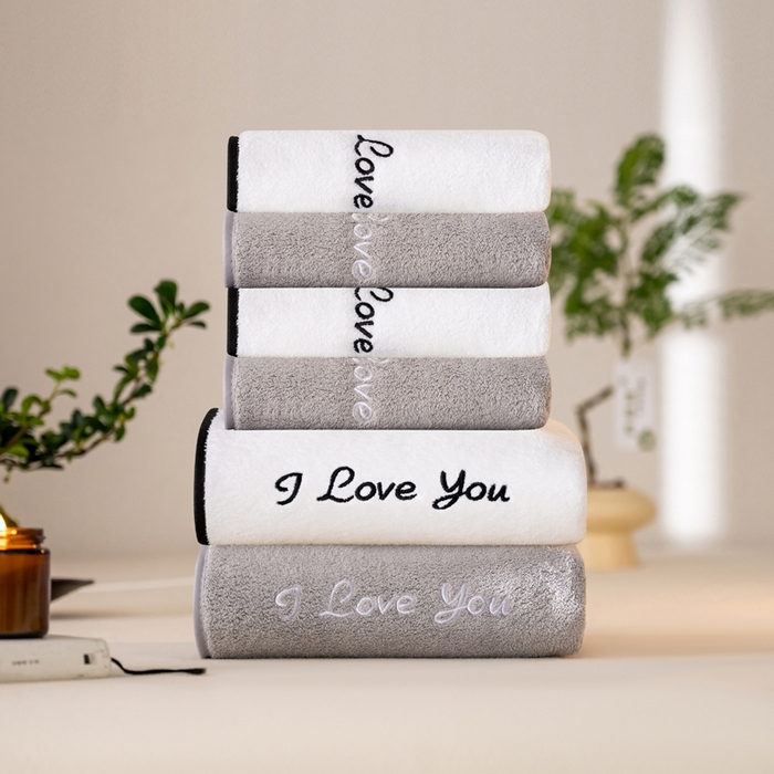 91家纺网 家纺一手货源 找家纺 彩虹毛巾2025新款I Love you珊瑚绒毛巾浴巾套装网红情侣浴室加厚毛巾浴巾两件套 【白+灰】浴巾各1条+毛巾各2条