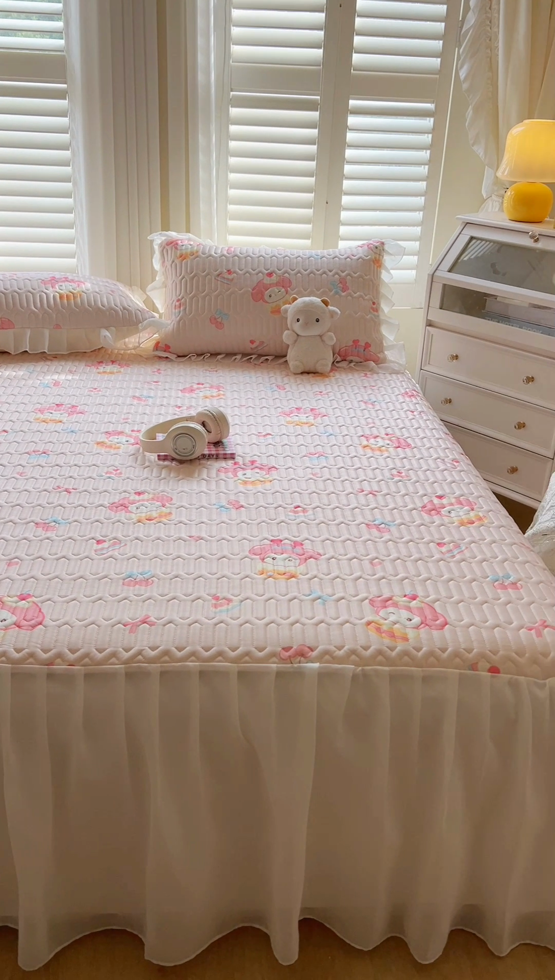 91家纺网 家纺一手货源 找家纺 慕澄2025新款小版印花床裙款乳胶凉席凉感丝夏被四件套 美乐蒂