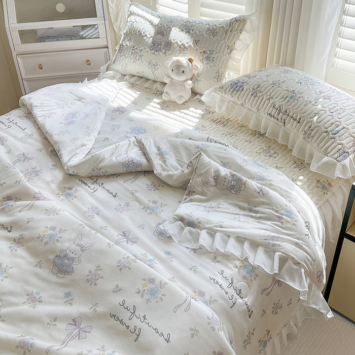 91家纺网 家纺一手货源 找家纺 慕澄2025新款小版印花床裙款乳胶凉席凉感丝夏被四件套 紫系小兔