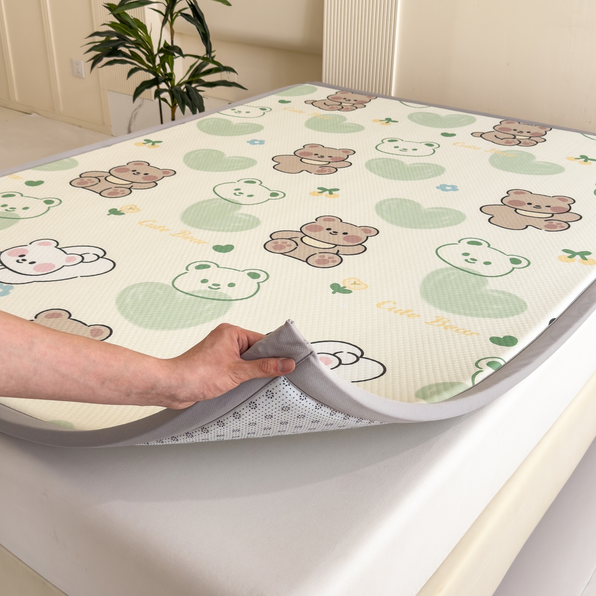 91家纺网 家纺一手货源 找家纺 席世家 2025新款印花豆豆多功能垫 小熊兔子