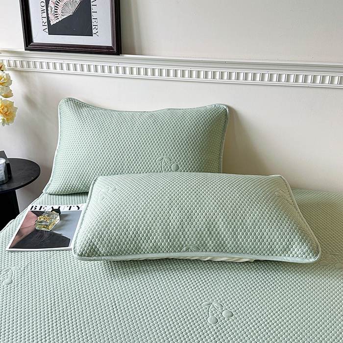 91家纺网 家纺一手货源 找家纺 布卢姆床垫2025新款A类PE乙纶冰豆豆床笠款凉席 樱桃绿