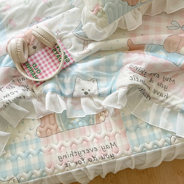 91家纺网 家纺一手货源 找家纺 慕澄2025新款小版印花床裙款乳胶凉席凉感丝夏被四件套 音乐会