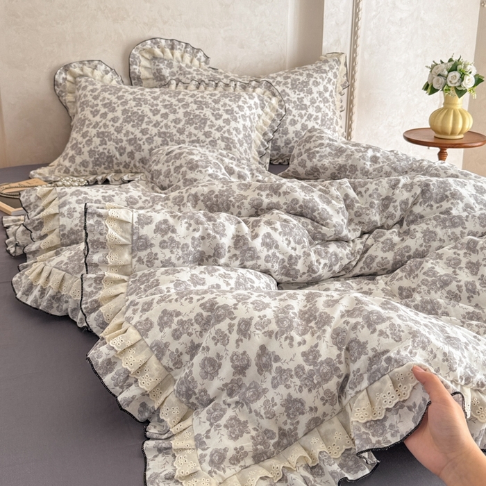 91家纺网 家纺一手货源 找家纺 （总）简宜家居（朝初家纺） 2025新款40s全棉纯棉双层纱撞色蕾丝花边四件套