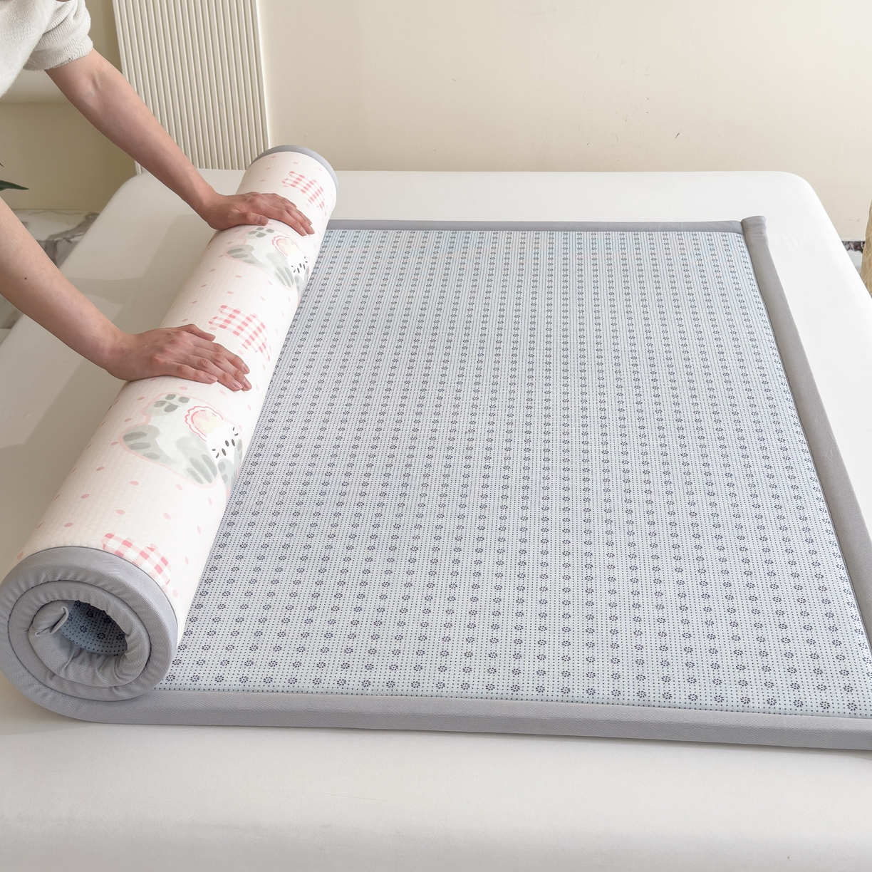 91家纺网 家纺一手货源 找家纺 席世家 2025新款印花豆豆多功能垫 粉色乐园