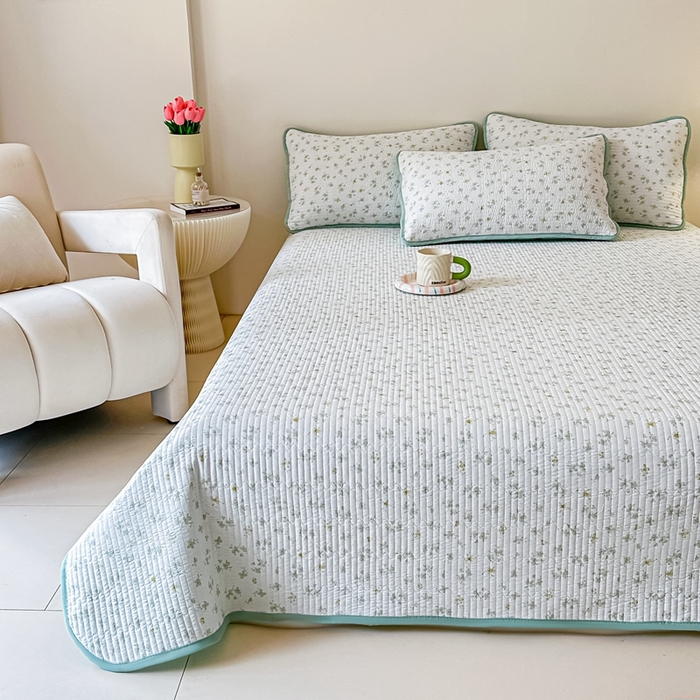 91家纺网 家纺一手货源 找家纺 橘夏家纺2025爆款棉感珍珠绸印花床盖三件套 花非花-仙踪绿