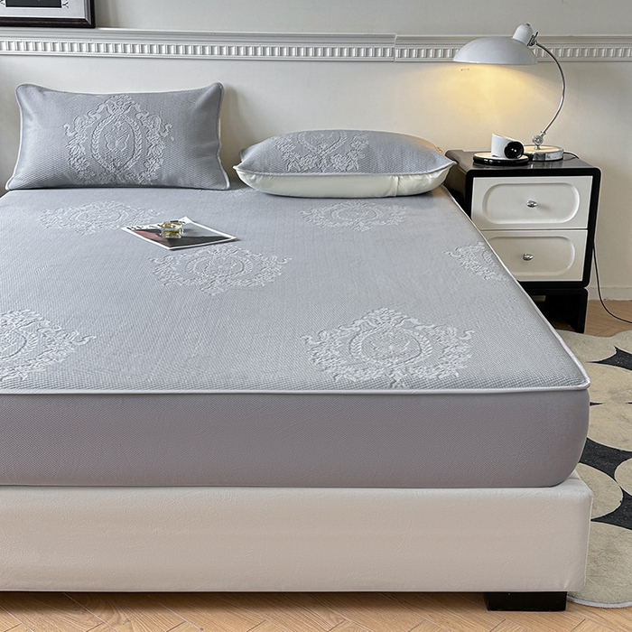 91家纺网 家纺一手货源 找家纺 布卢姆床垫2025新款A类PE乙纶冰豆豆床笠款凉席 蝴蝶花镜 灰