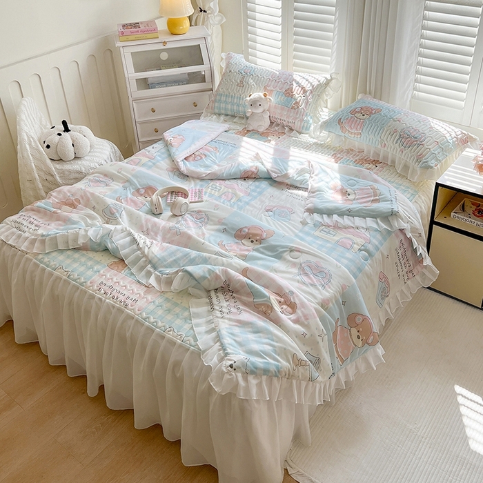 91家纺网 家纺一手货源 找家纺 慕澄2025新款小版印花床裙款乳胶凉席凉感丝夏被四件套 音乐会