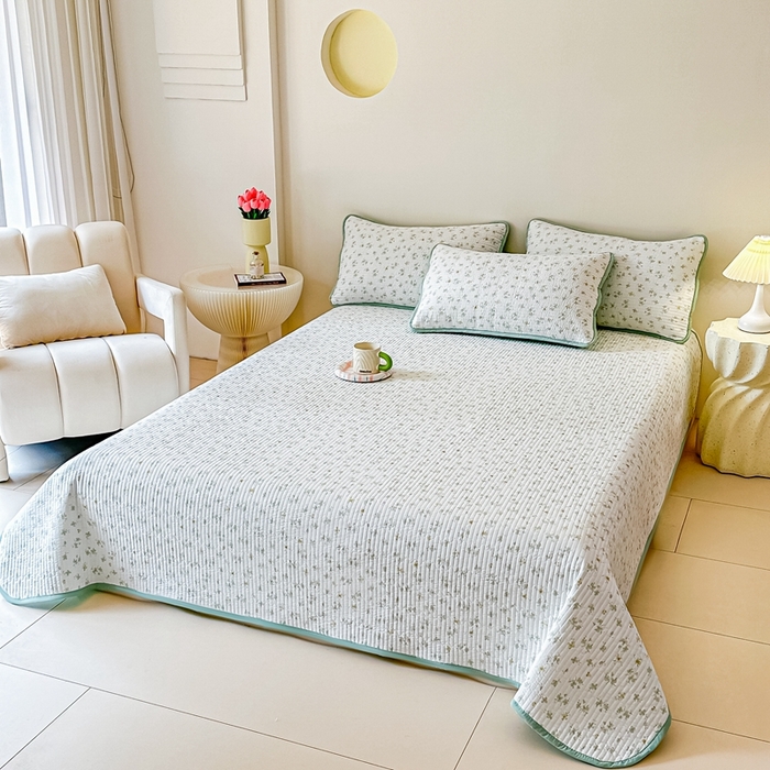 91家纺网 家纺一手货源 找家纺 橘夏家纺2025爆款棉感珍珠绸印花床盖三件套 花非花-仙踪绿